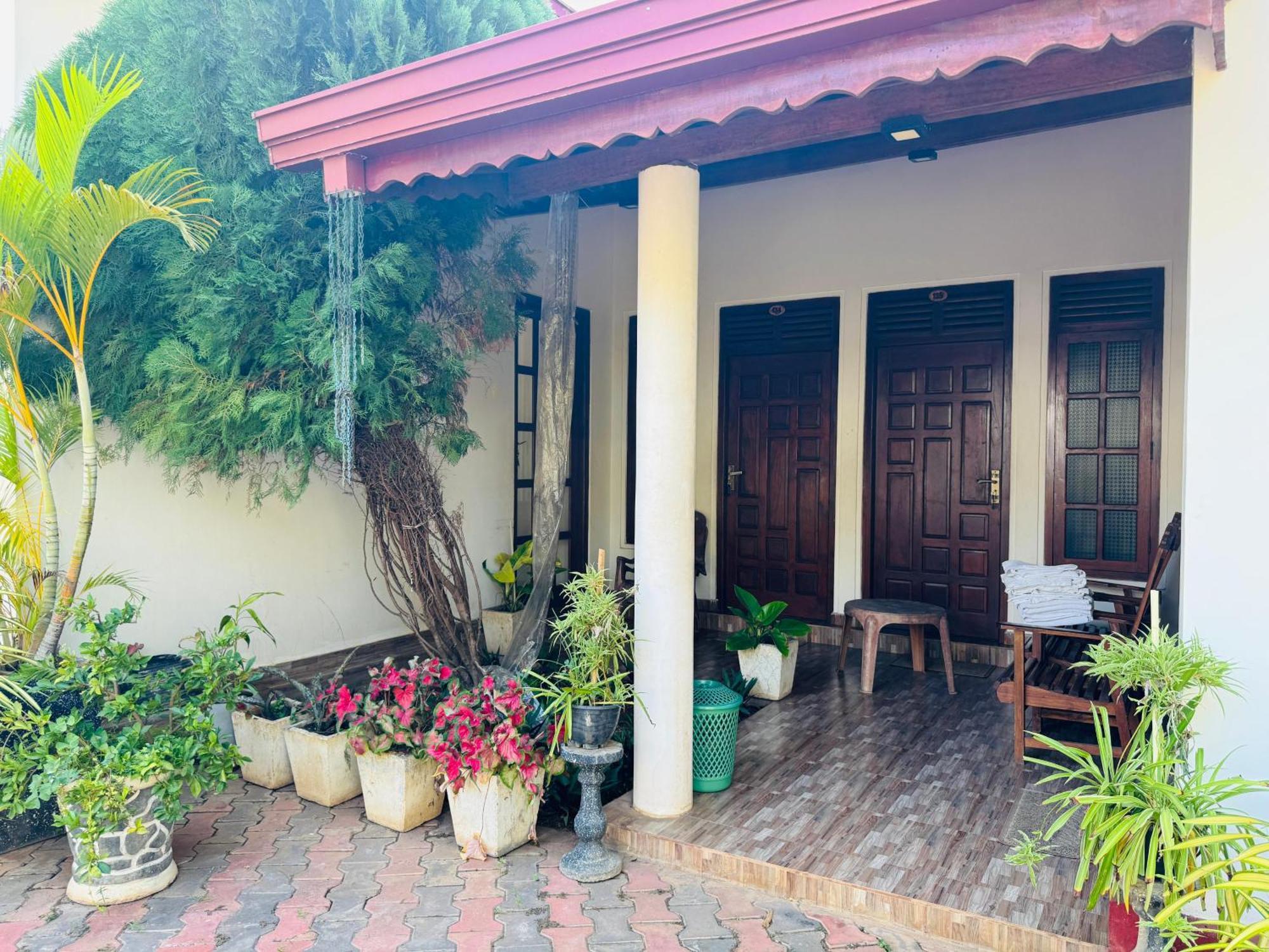 Aa Inn Trincomalee Kamer foto