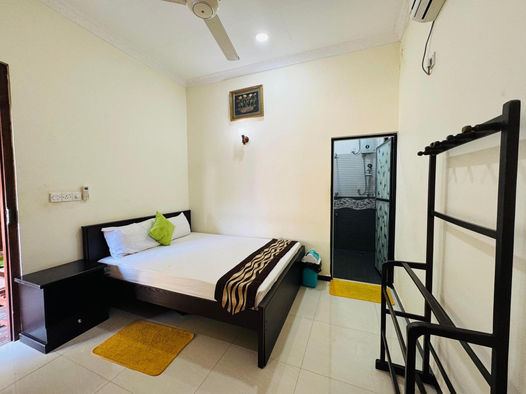 Aa Inn Trincomalee Kamer foto
