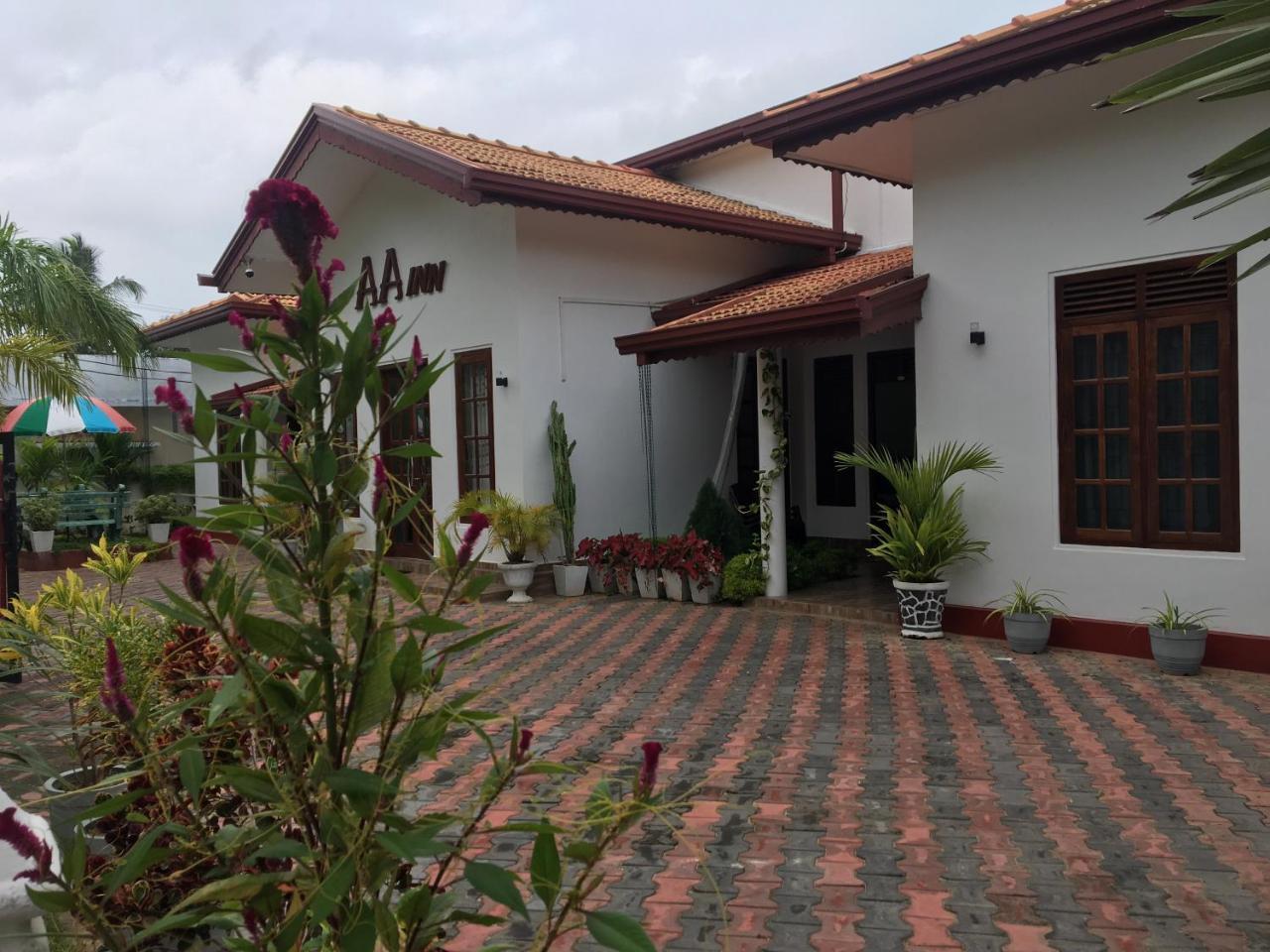 Aa Inn Trincomalee Buitenkant foto