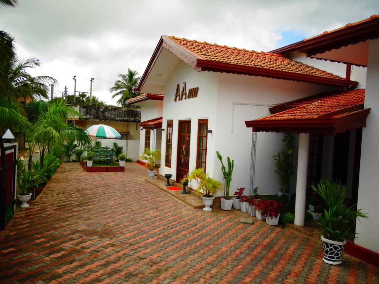 Aa Inn Trincomalee Buitenkant foto