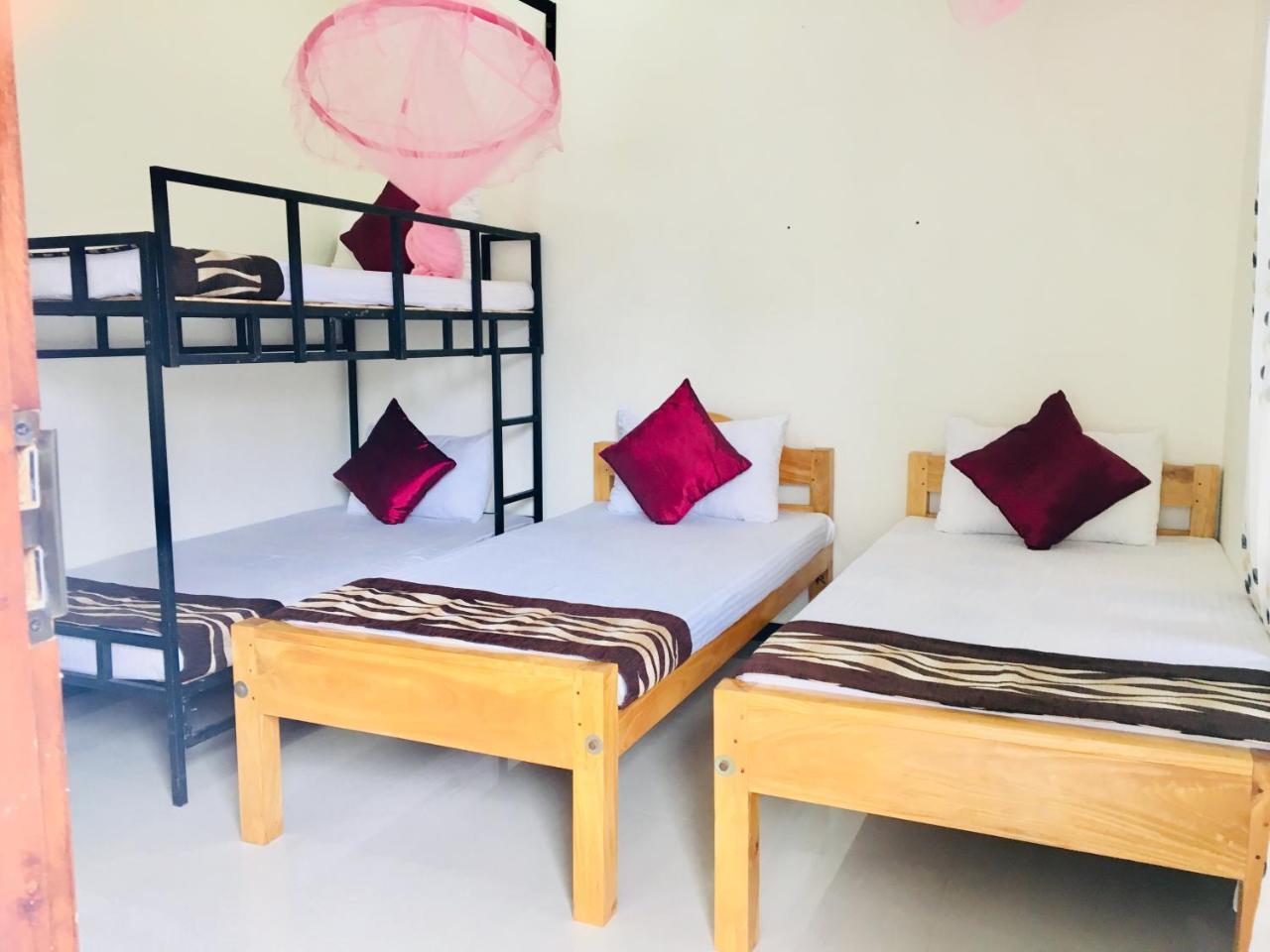 Aa Inn Trincomalee Buitenkant foto