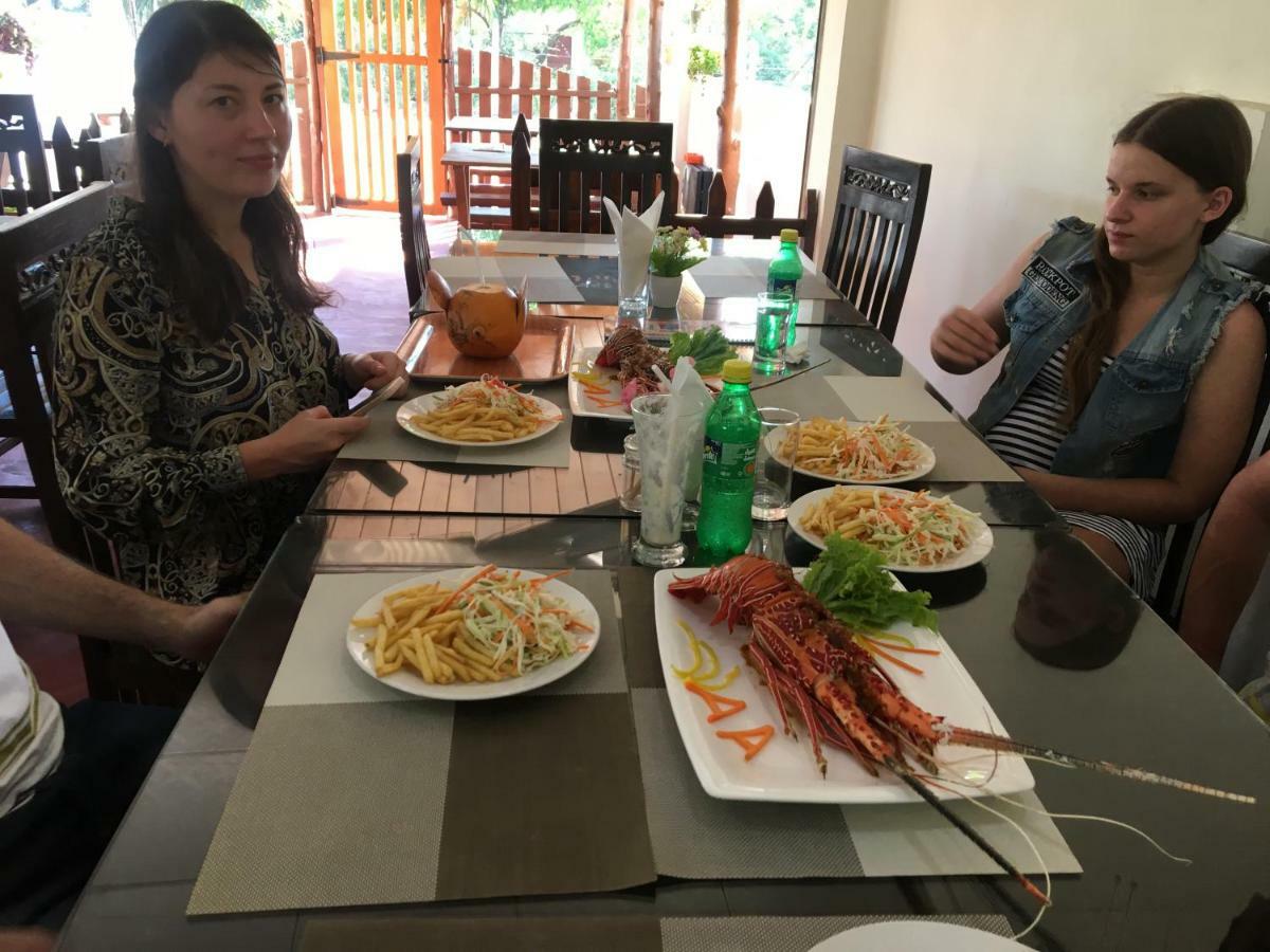 Aa Inn Trincomalee Buitenkant foto