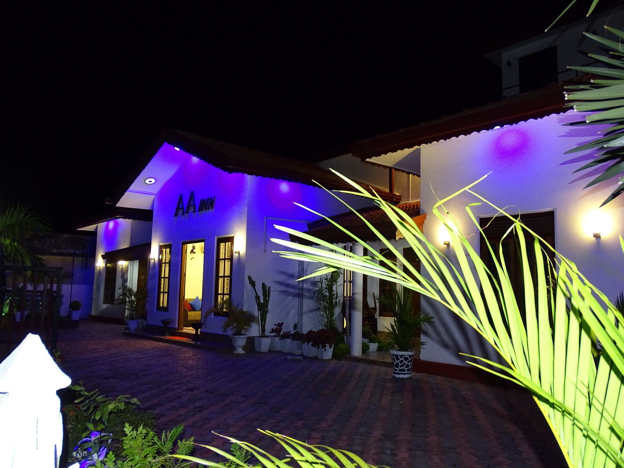 Aa Inn Trincomalee Buitenkant foto