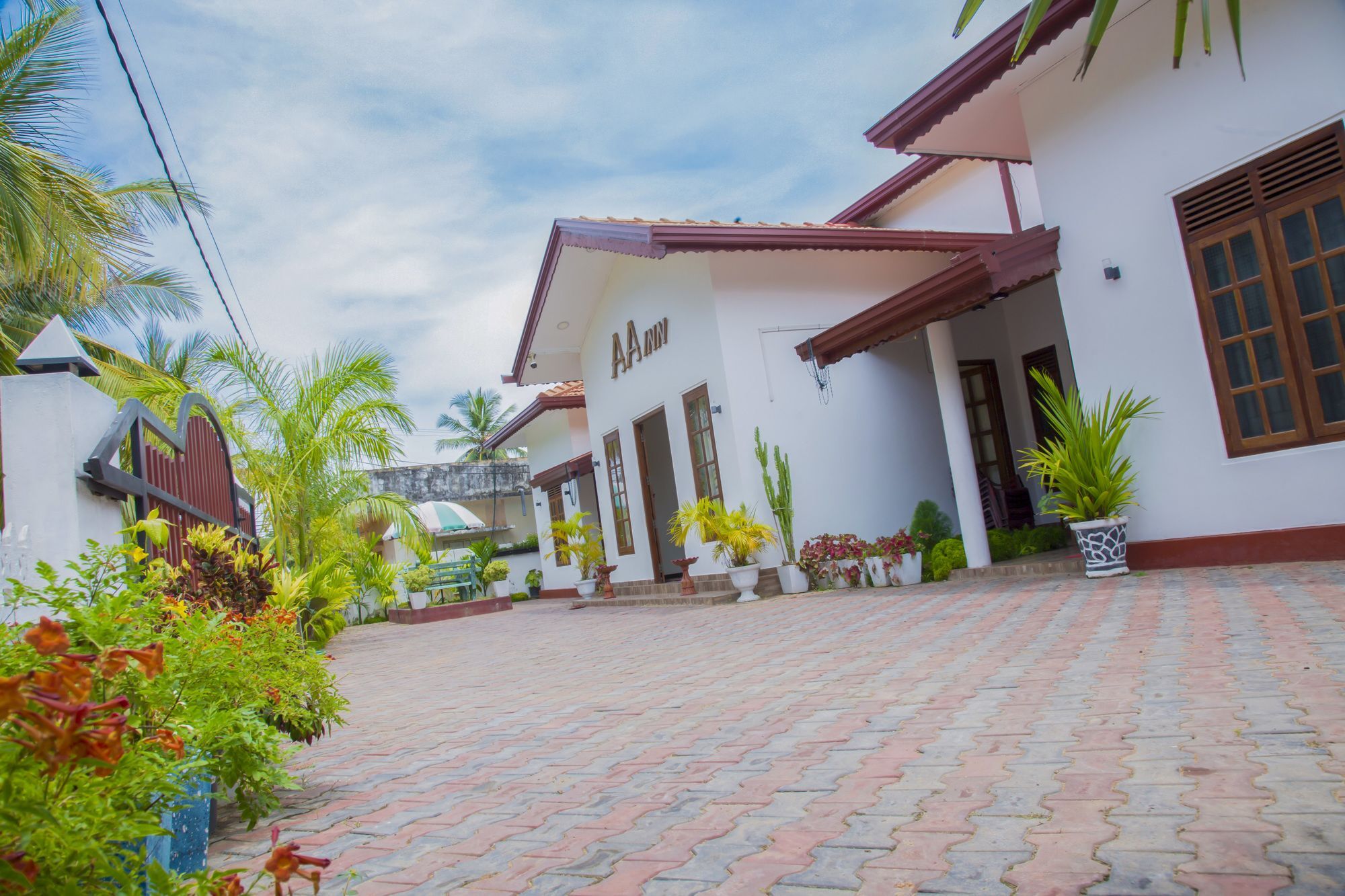 Aa Inn Trincomalee Buitenkant foto